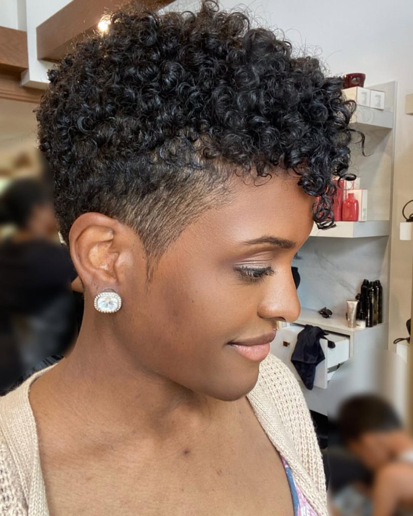 Popular short hairstyles for black women 2026 round face