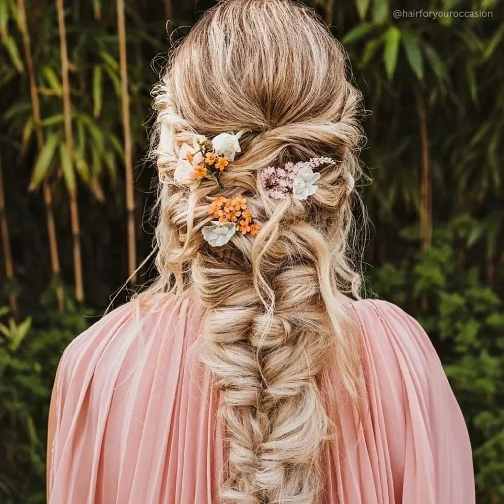 Useful natural long hairstyles for thin hair