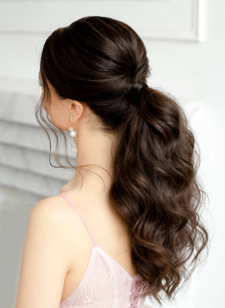 Harmonious simple long hairstyles for working women