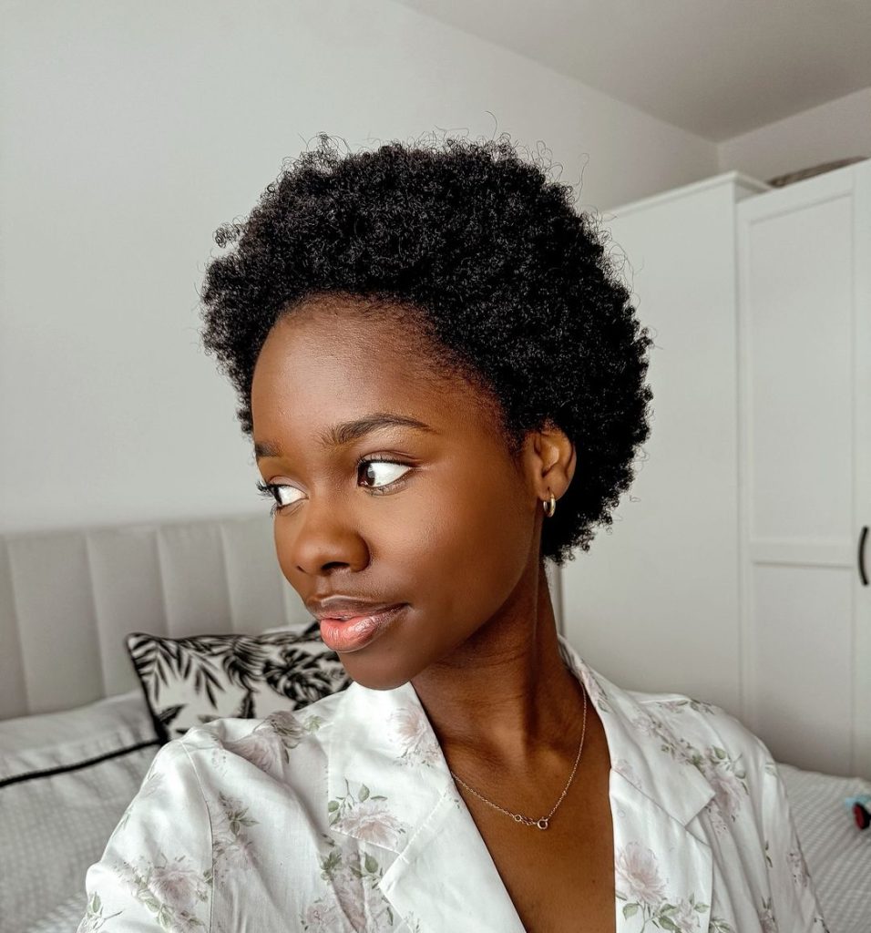 Remarkable short hairstyles for curly hair and round face