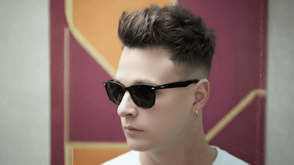 Effortless short hairstyles for oval faces male celebrities