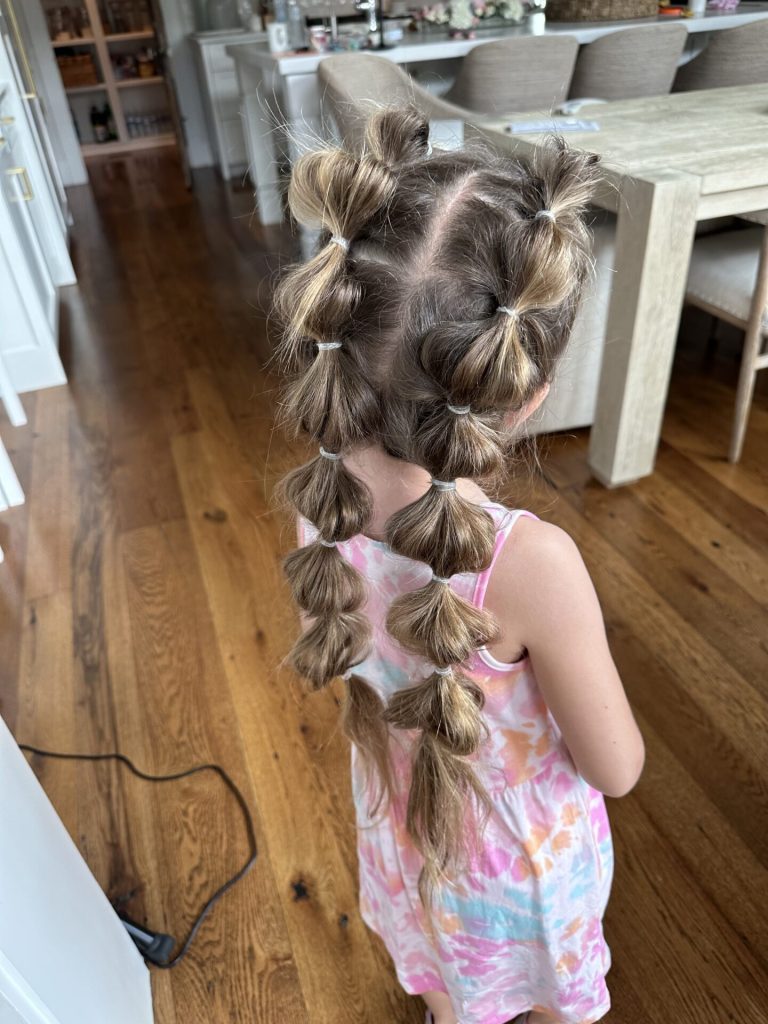 Smart easy christmas hairstyles for kids short hair