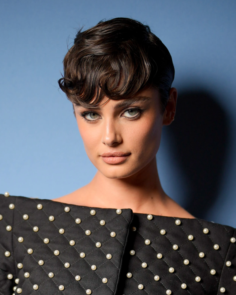 Stylish short hairstyles ideas for women modern look