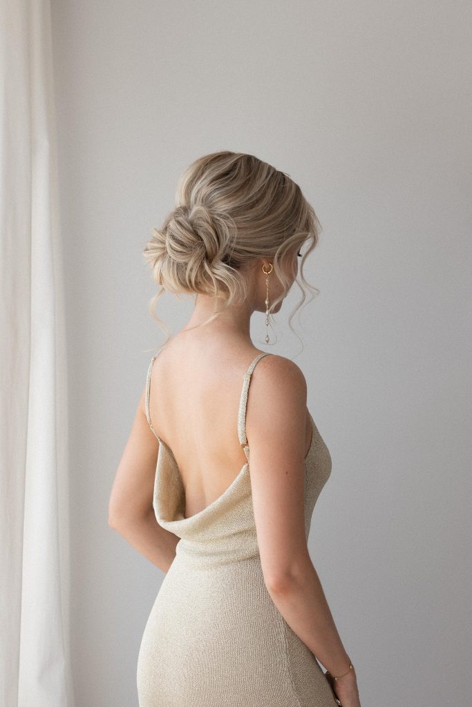 Sophisticated butterfly haircut for oval face