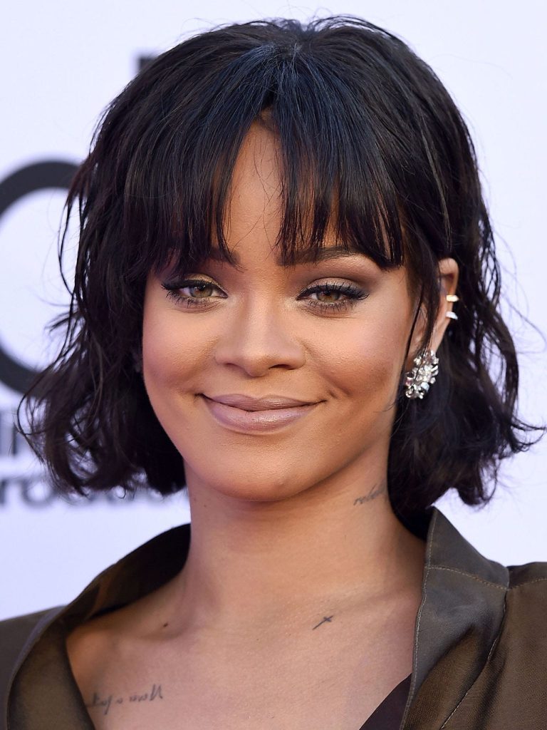 Amazing natural long hairstyles for oval faces