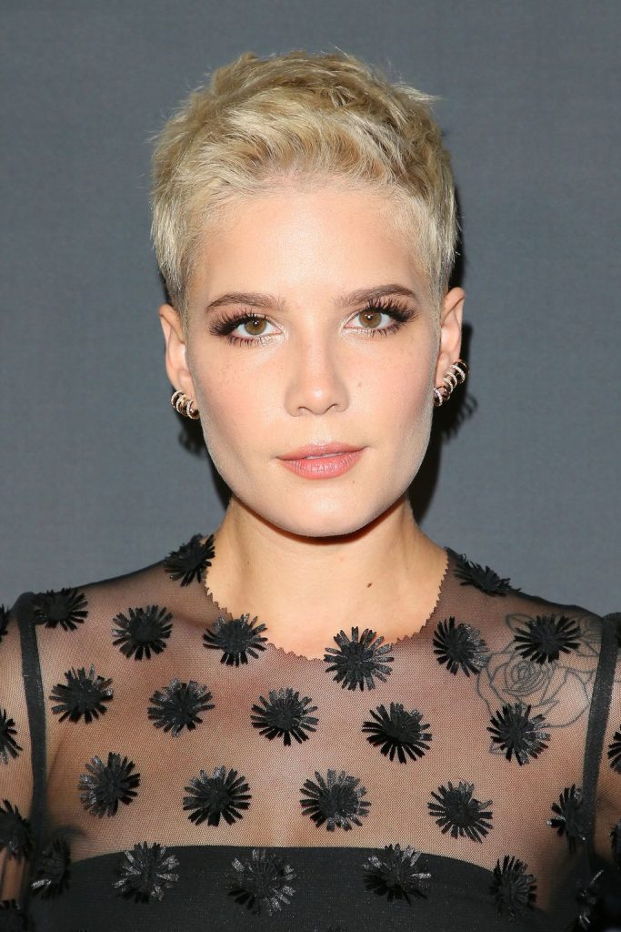 Graceful party short hairstyles ideas for girls
