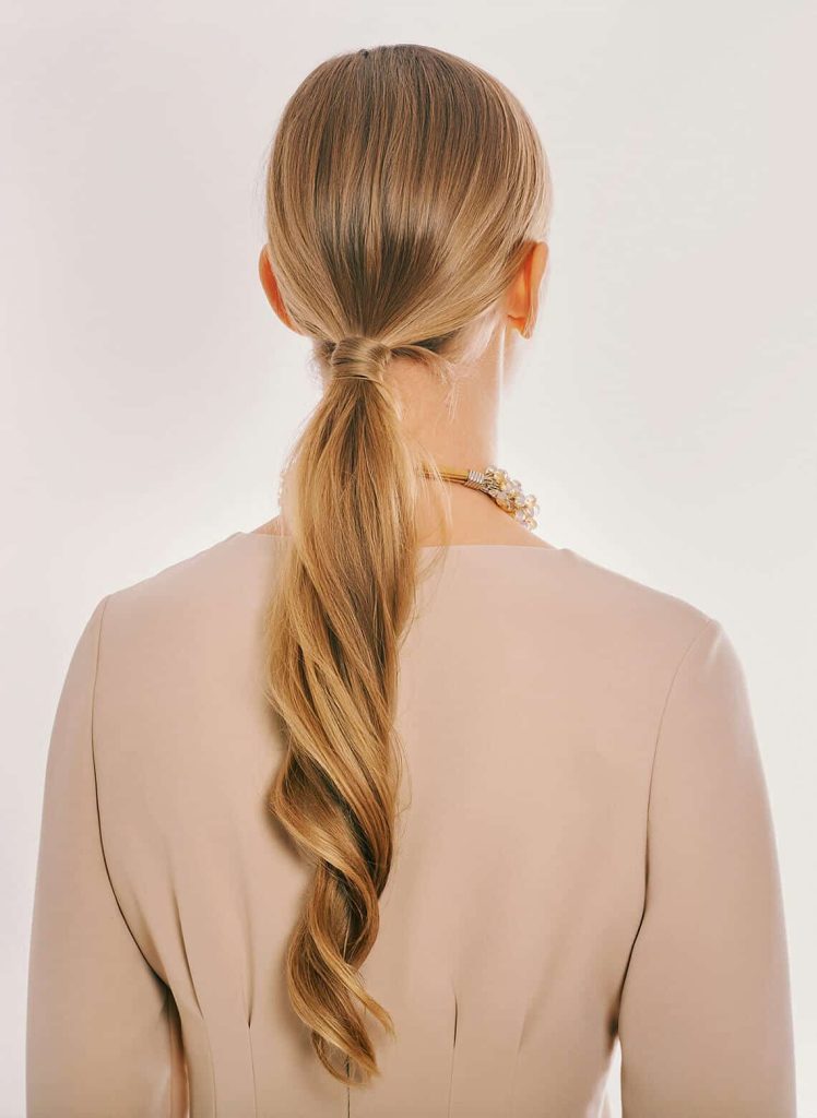 Bold professional long hairstyles for working women