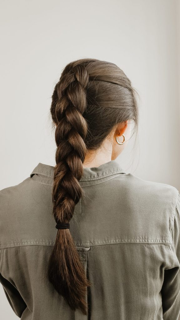 Glamorous long hairstyles for straight hair for round face