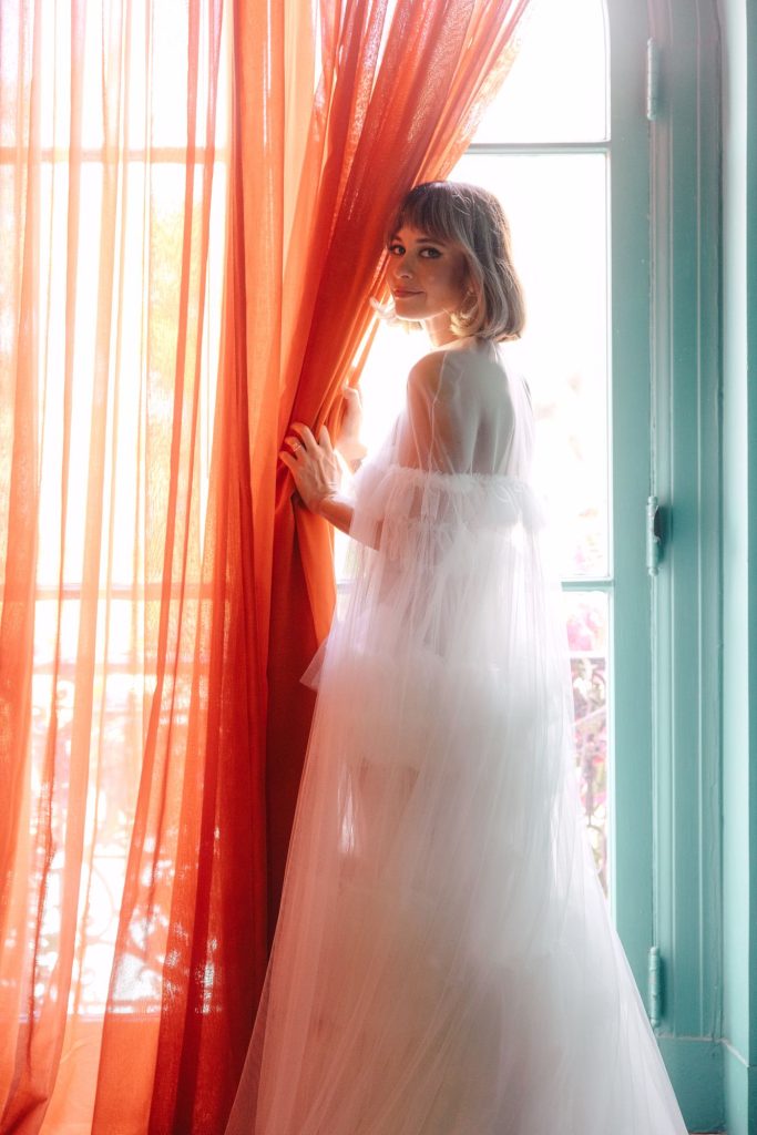 Budget-friendly short hairstyles for wedding guests over 50