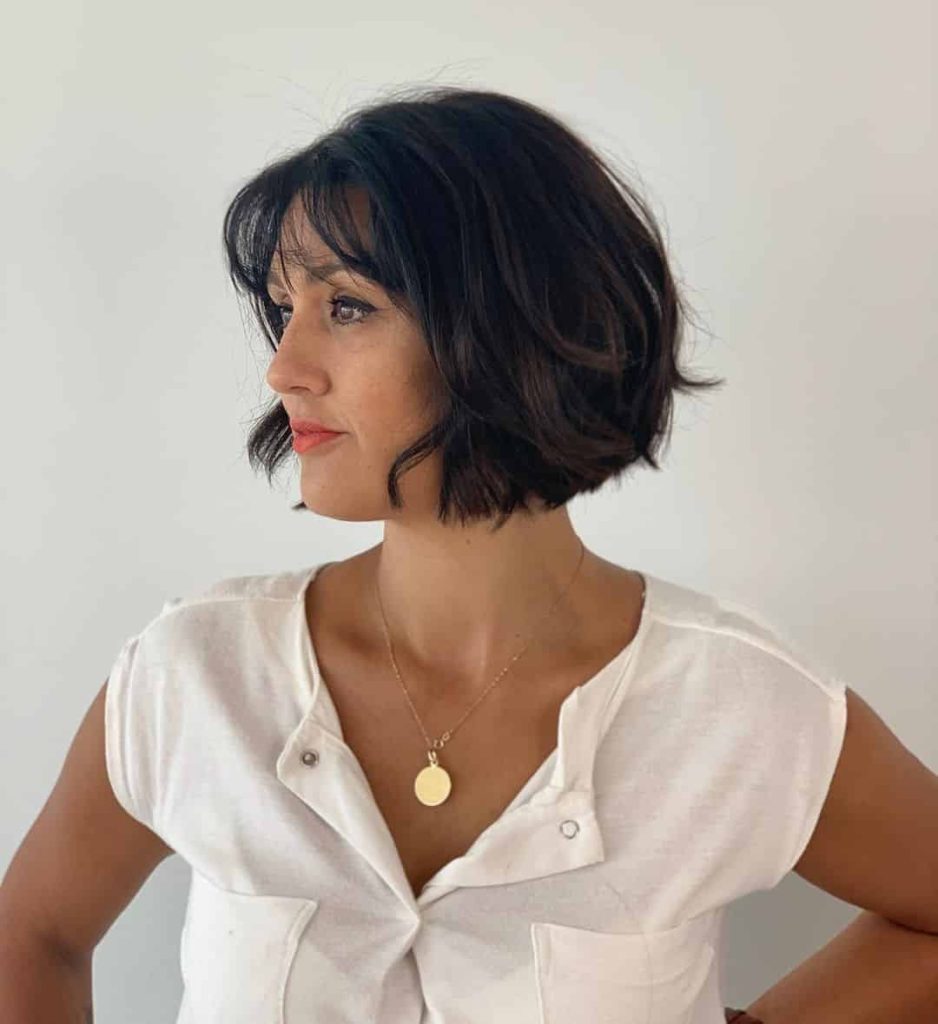 Bright simple short hairstyles over 40 round face