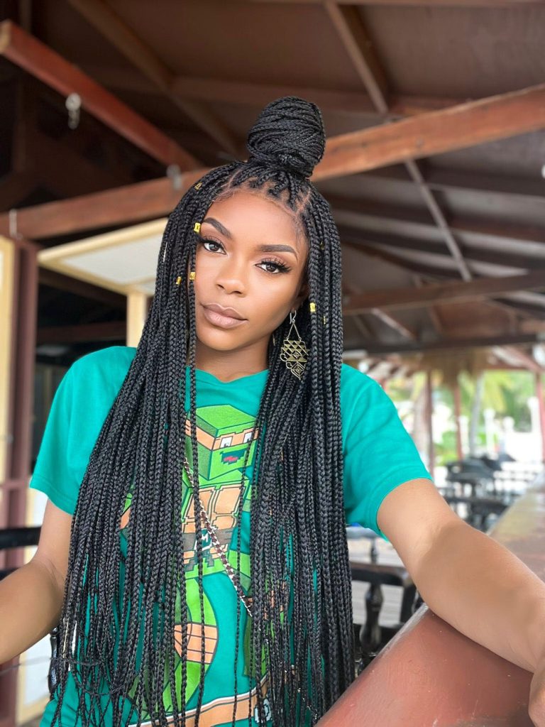 Buzzing natural black hairstyles for round faces