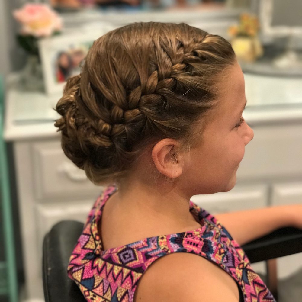 Expressive women hairstyles for kids for oval face