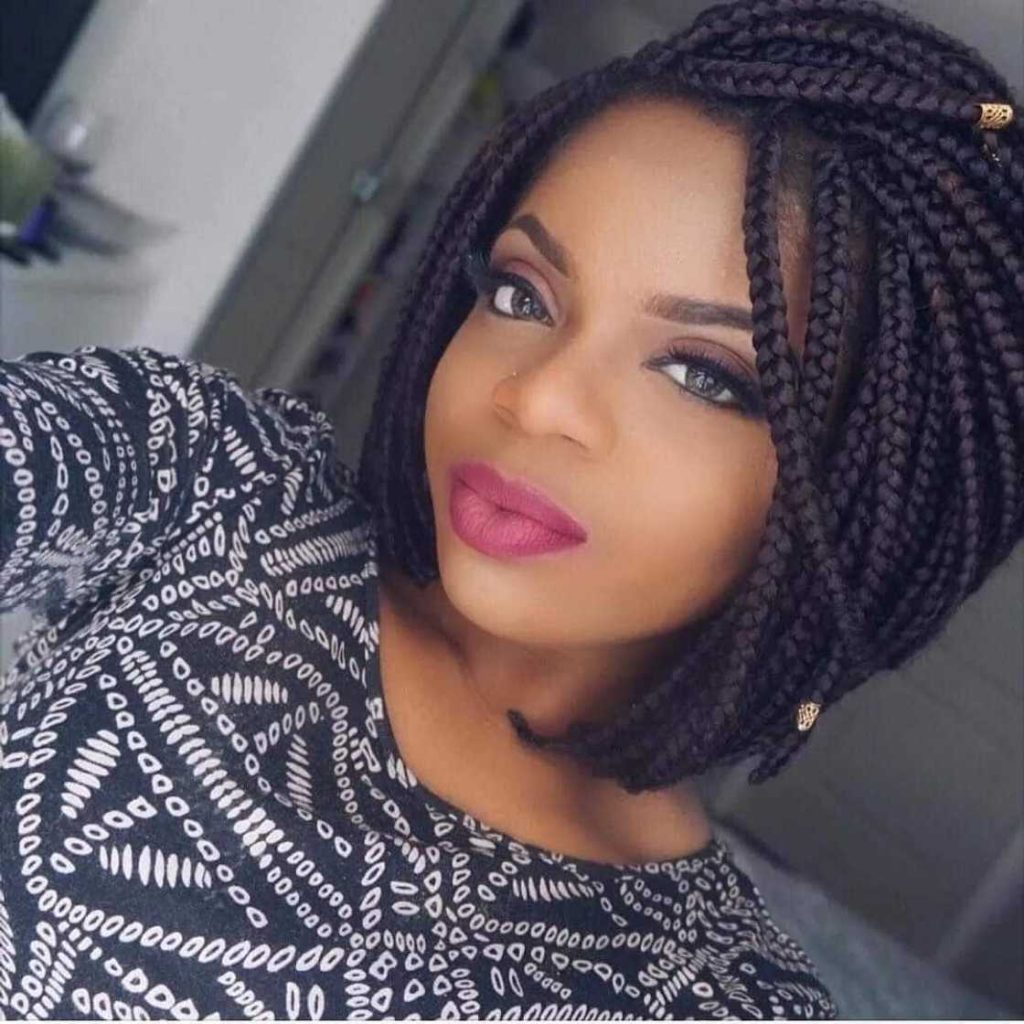 Go-to hairstyles braids for round face women trends