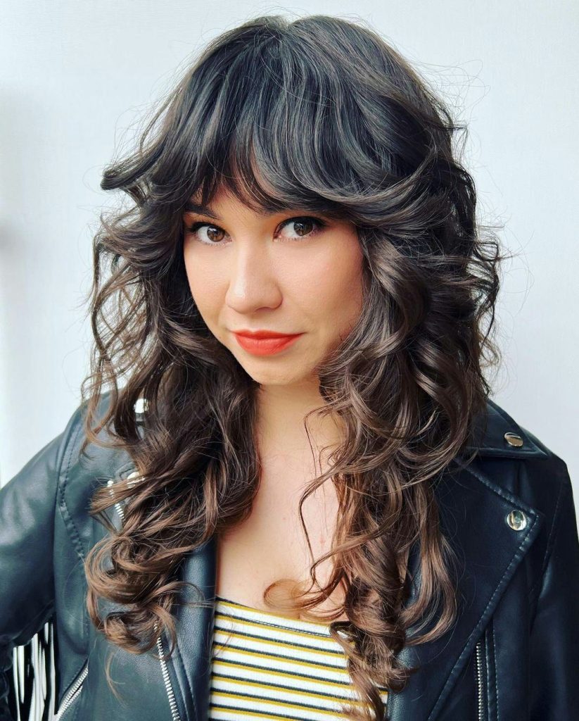 Go-to long hairstyles for thin hair for round face