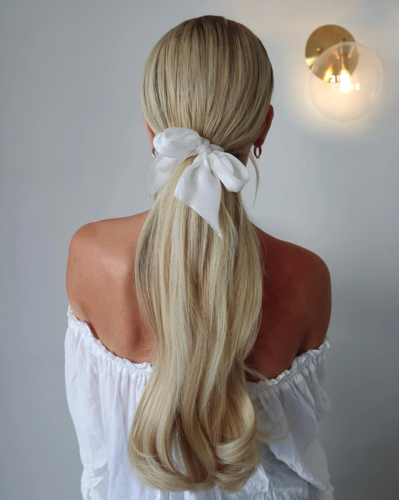 Soft long layered hair for round face