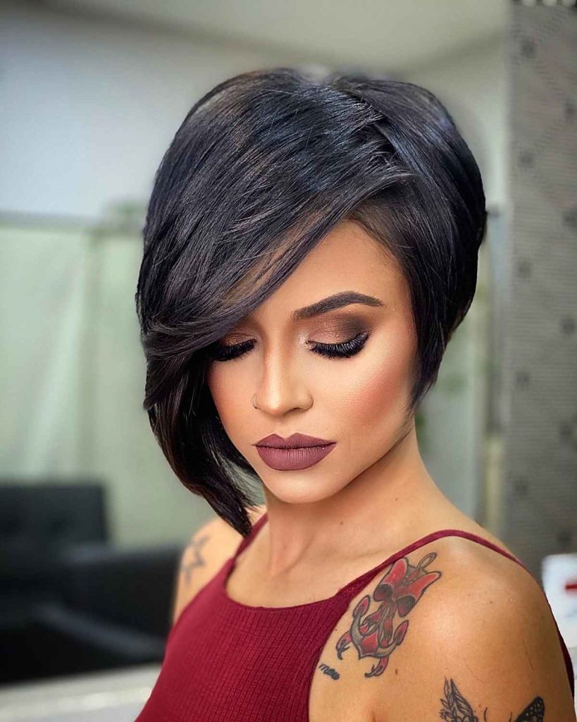 Bold short hairstyles for straight hair for round faces