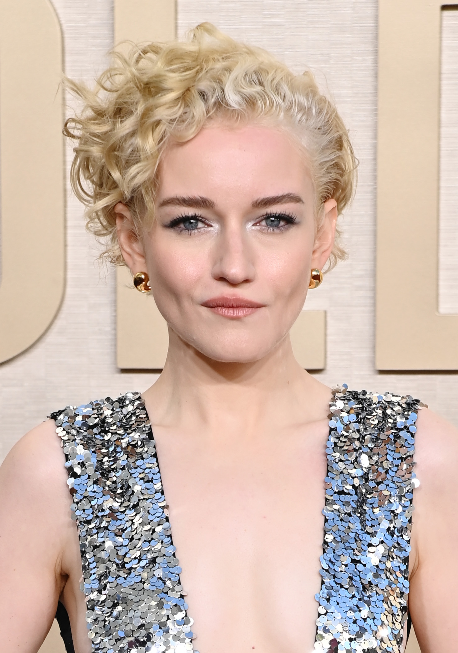 Viral short hairstyles 2026 women for thick hair