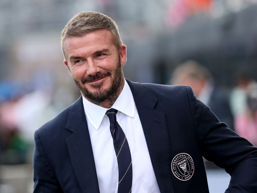 Peaceful short hairstyles for men 2026