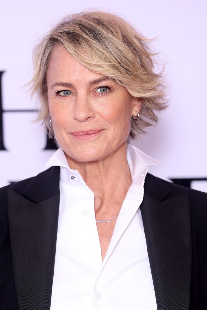 Comforting short hairstyles for women