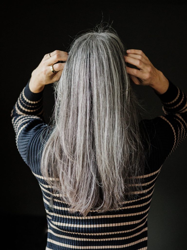 Striking women hairstyles over 50 for round face