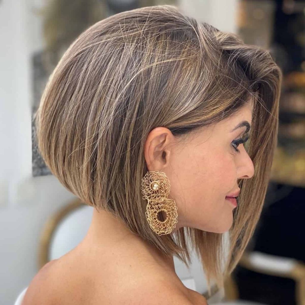 Stylish hair styling ideas for short hairstyles over 40 round face