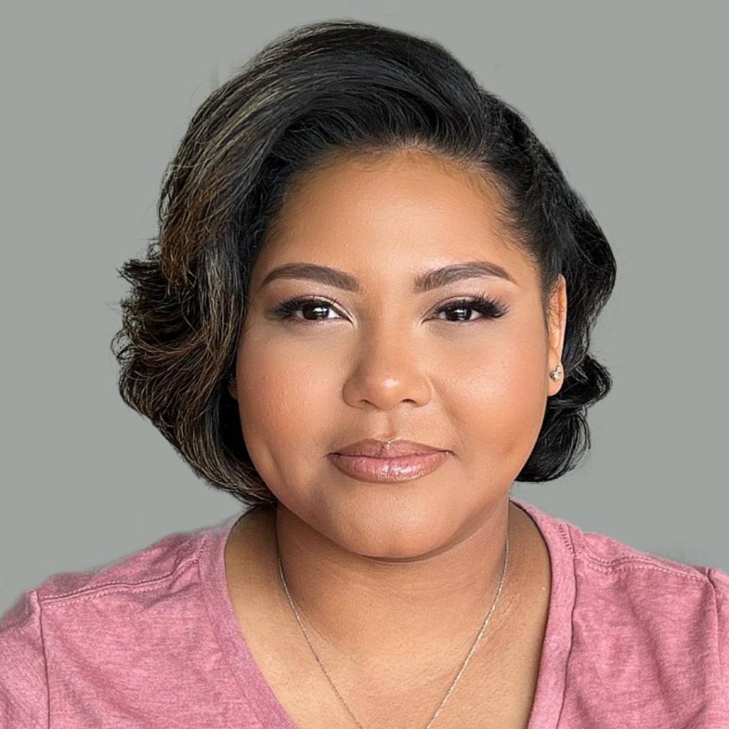 Impressive short hairstyles for round face women trends