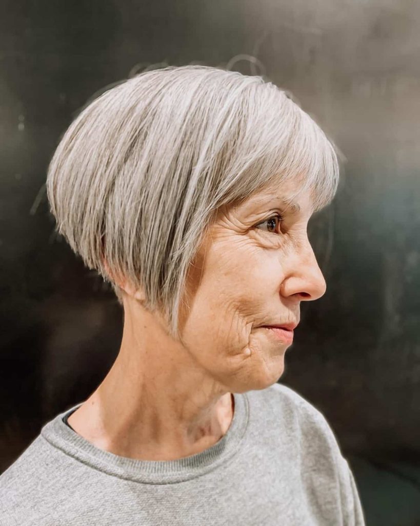 Space-saving natural bob haircut