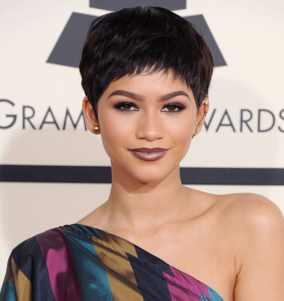 Beautiful short hairstyles for women for school protective style