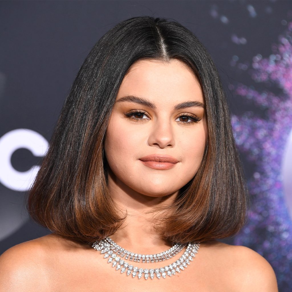 Upbeat cute short hairstyles for round faces female