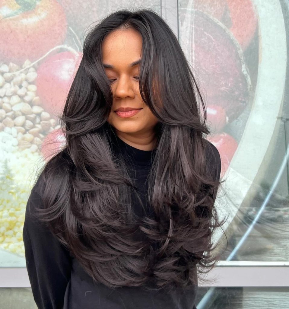 Beautiful cute long hairstyles for round faces