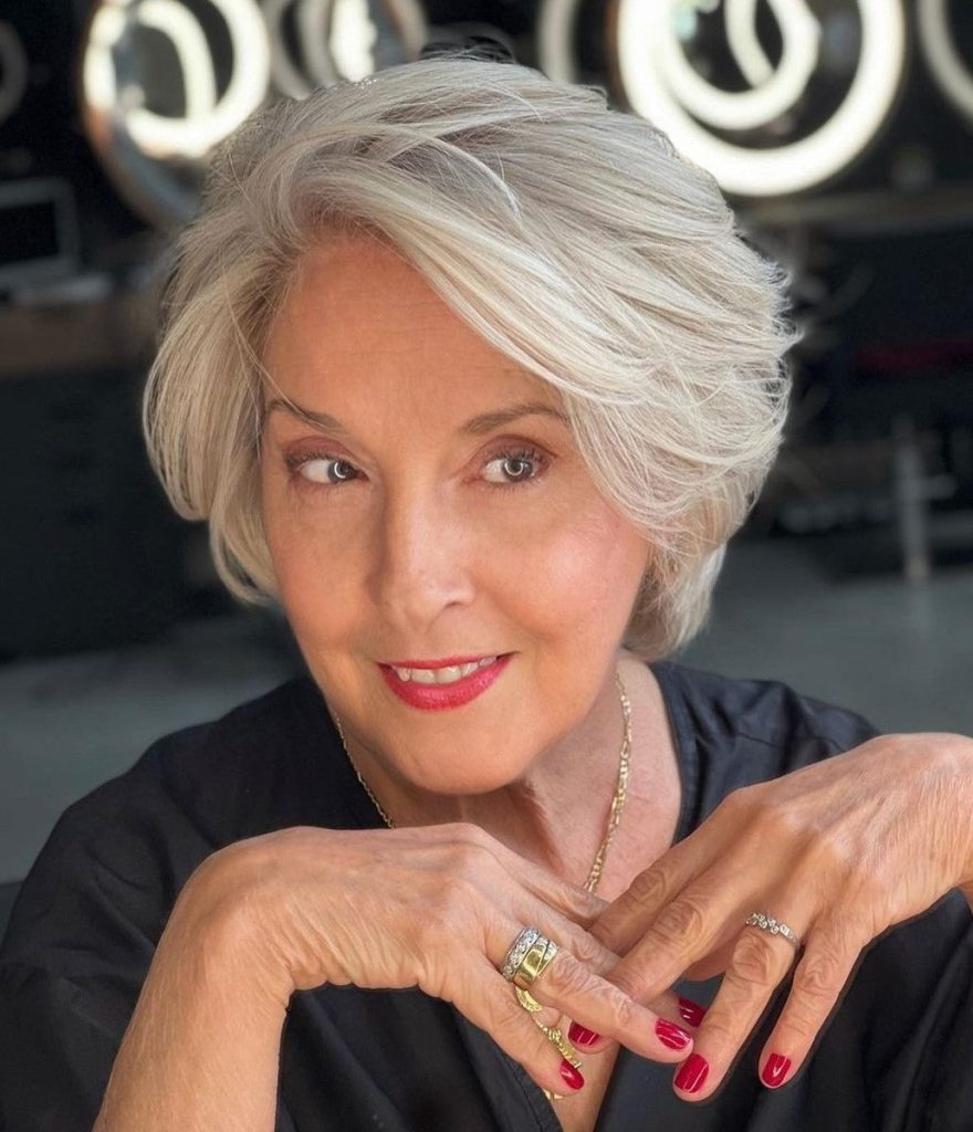 Classy easy short hairstyles for women over 50