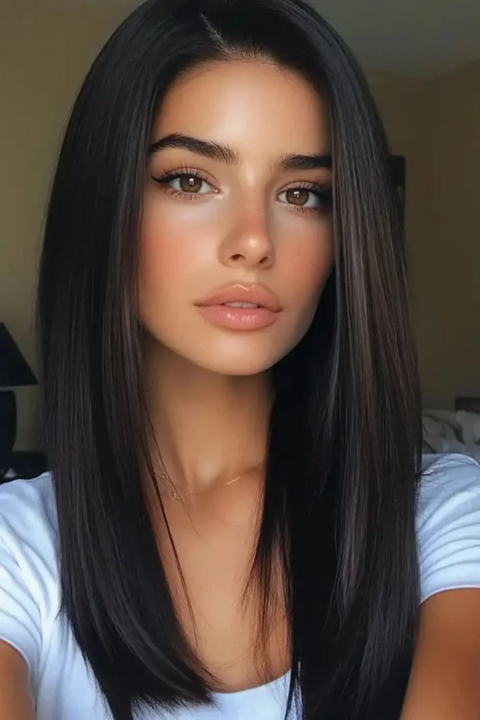 Trendsetting women haircut for straight hair step by step
