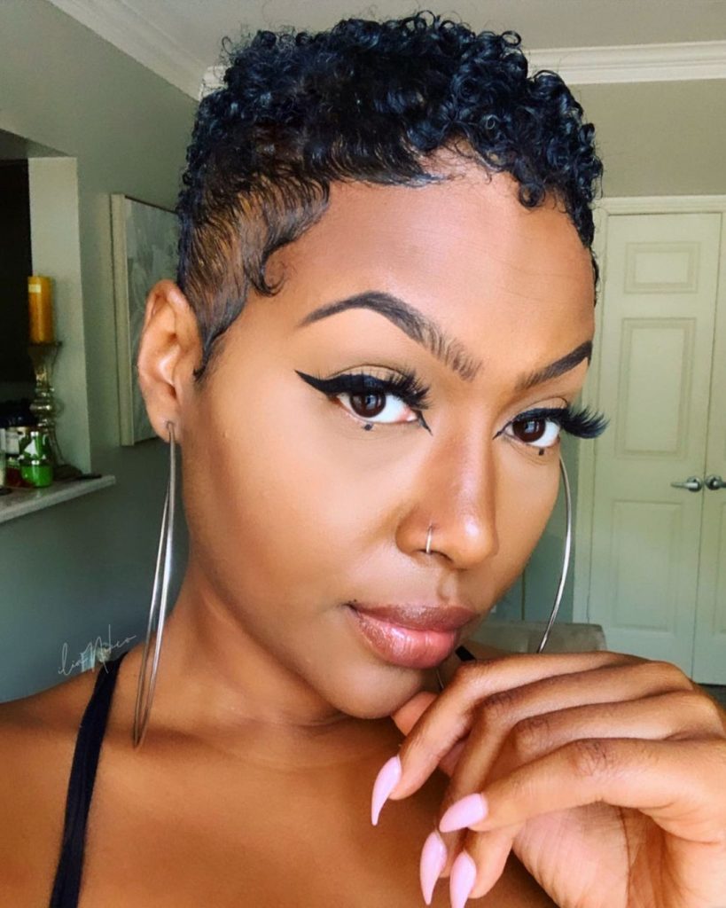 Luxe short hairstyles for black women over 50